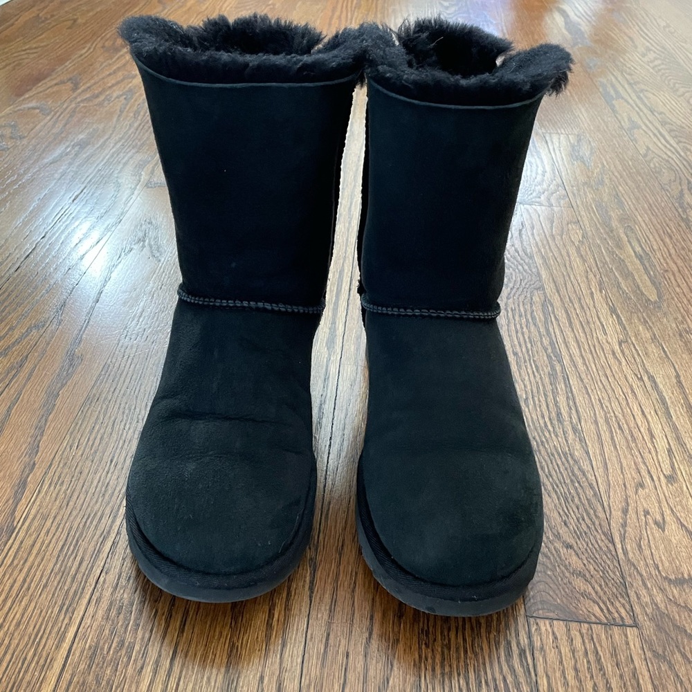 Black Uggs